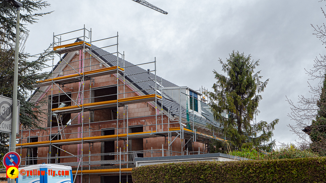 28.04.2023 - Baustelle Niederalmstraße 16 in Neuperlach